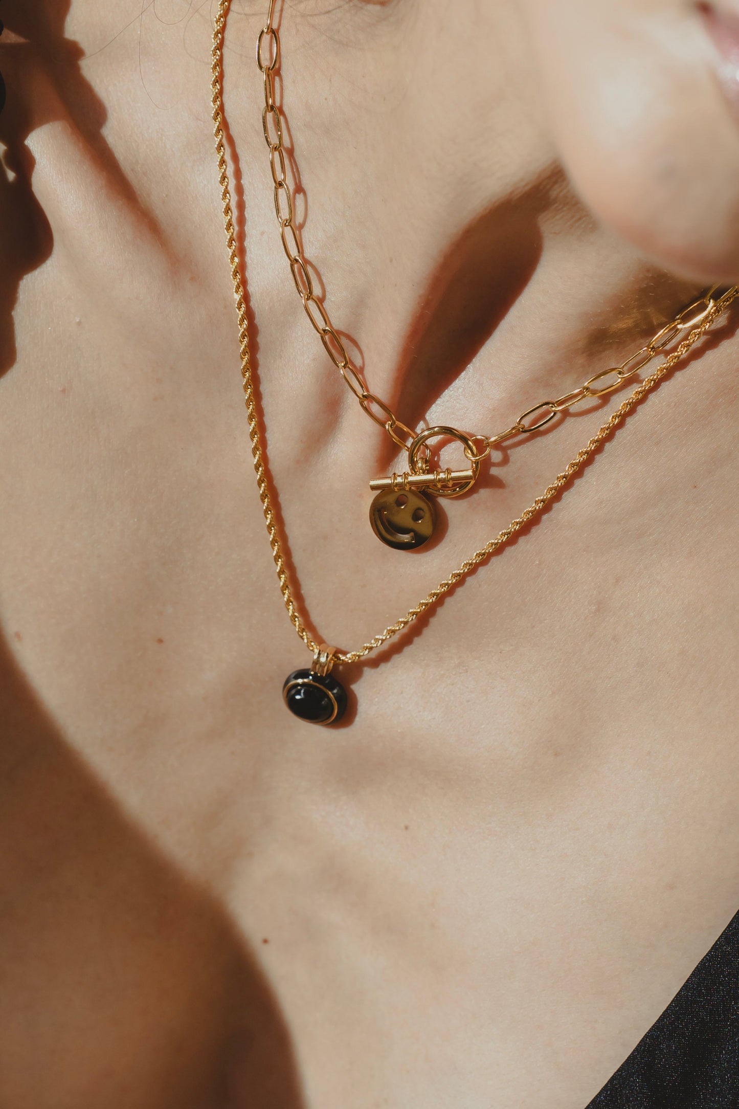 OJO DE GATO BLACK NECKLACE Flor Amazona Colombia