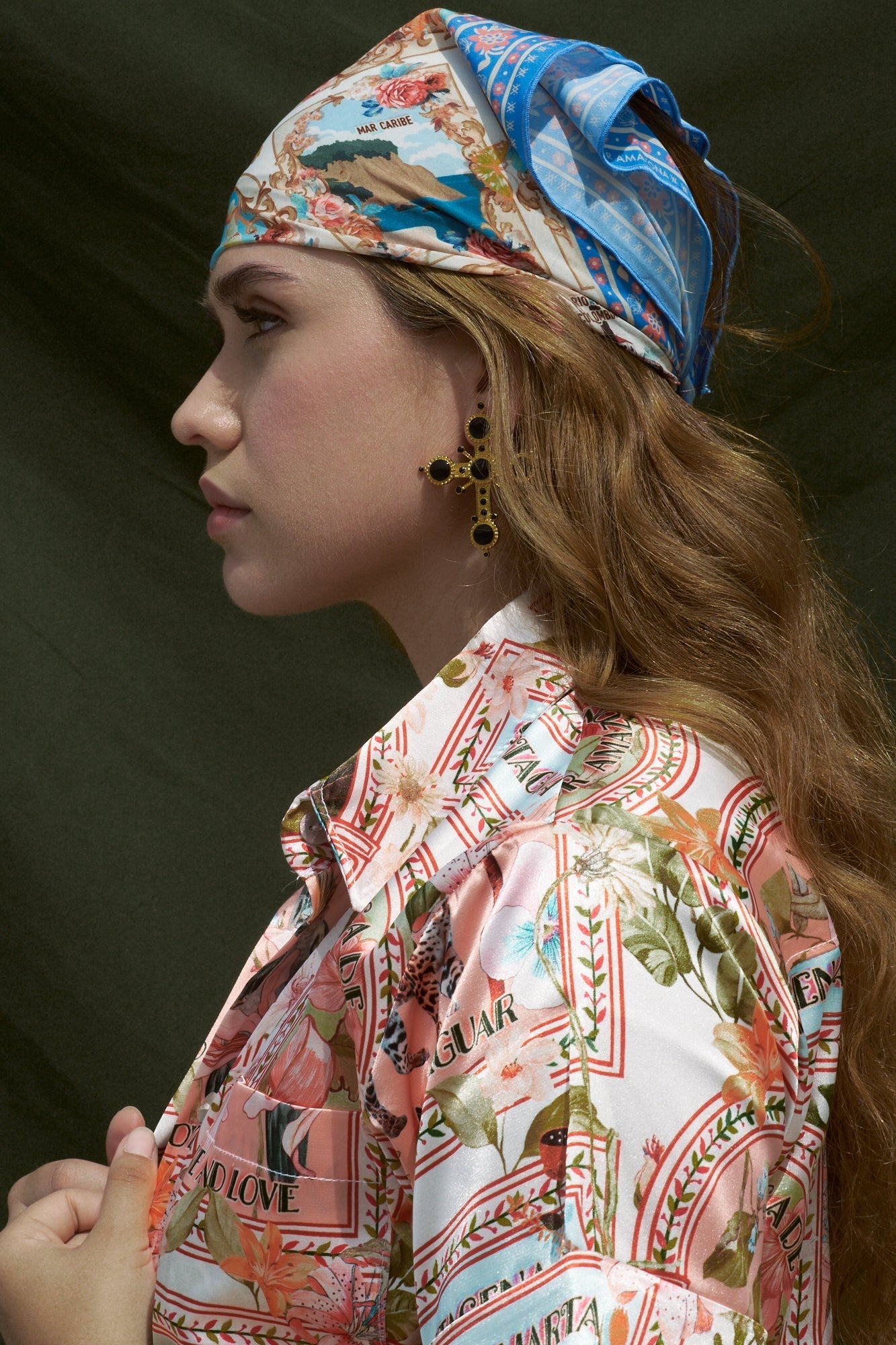 Heraldica Pink Scarf Flor Amazona Colombia