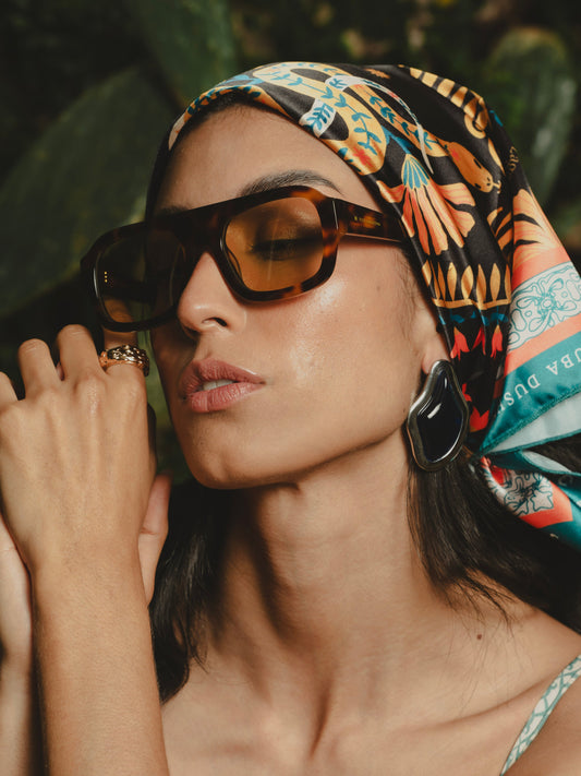 IRIS BLACK EARRINGS Flor Amazona Colombia