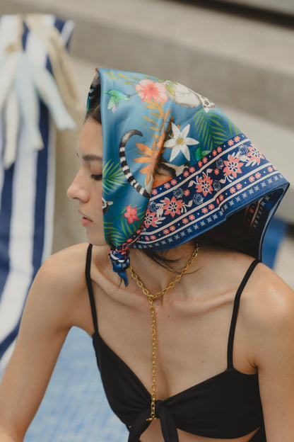 LEMUR OSCURO SCARF Flor Amazona Colombia