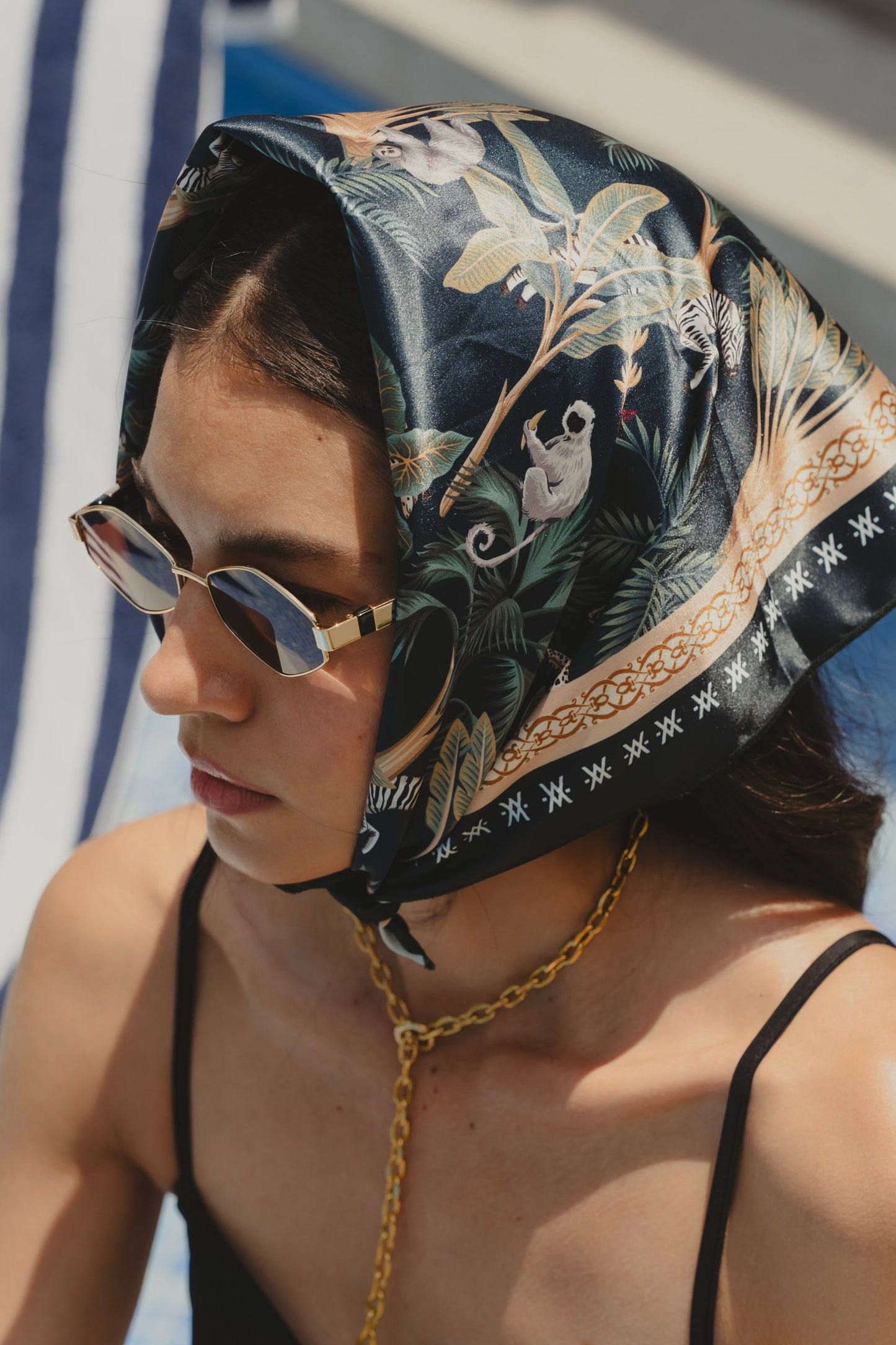 SELVA OSCURA SCARF Flor Amazona Colombia