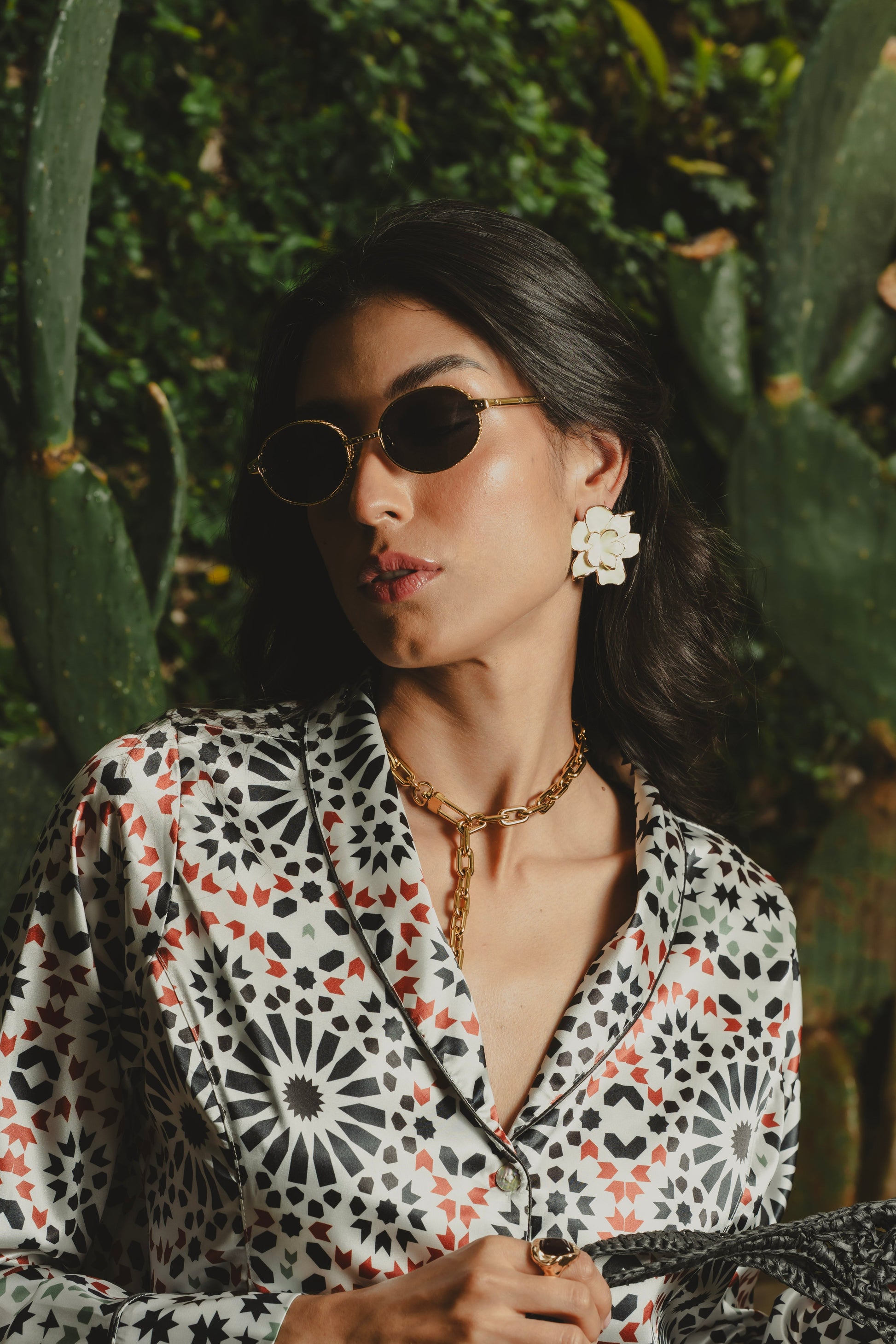 WHITE CATLEYA EARRINGS Flor Amazona Colombia